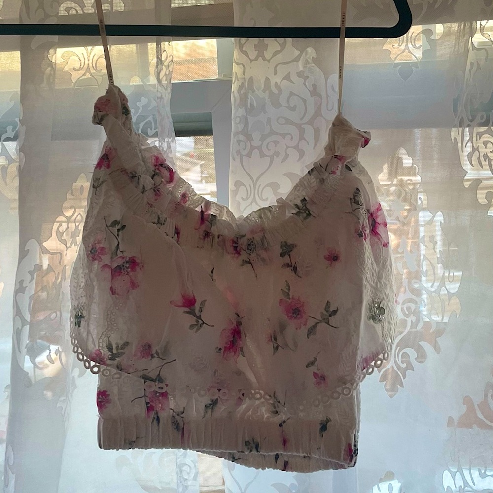 Women’s Floral Ruffle Crop Top
